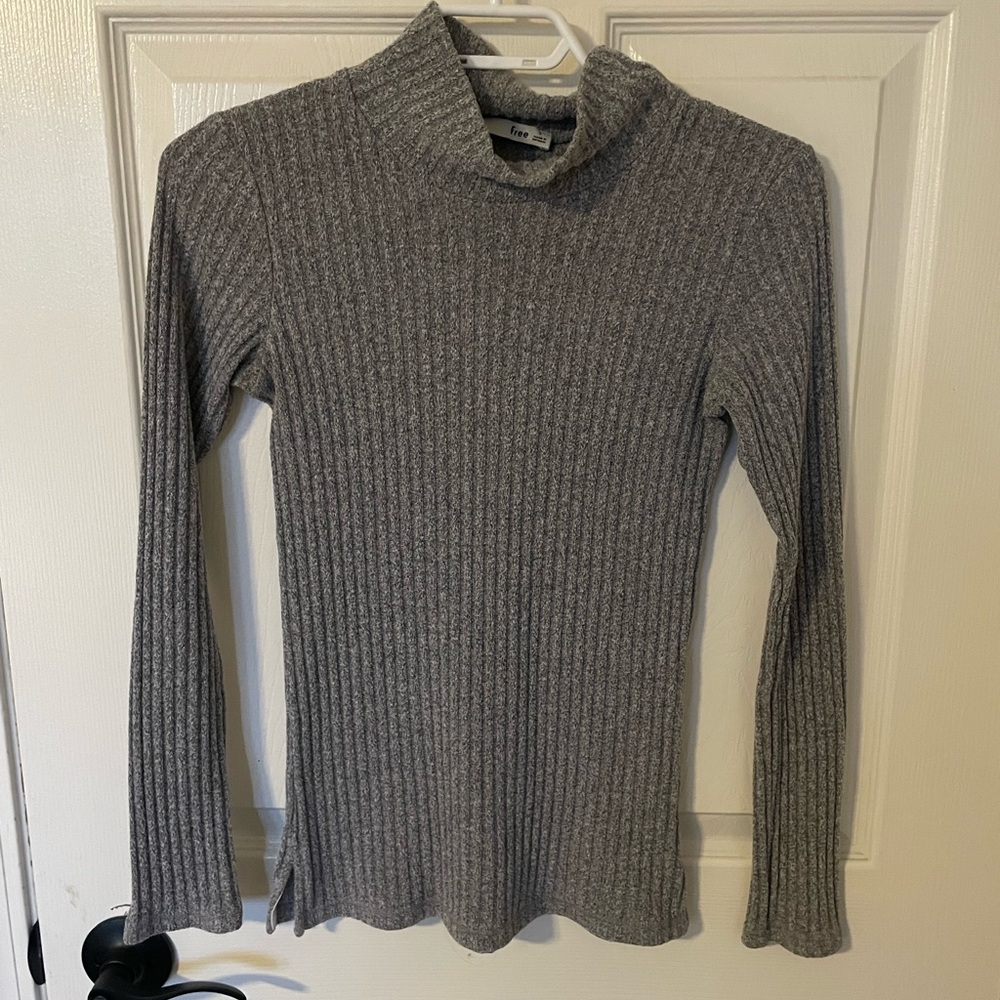 Aritzia ribbed mock neck sweater